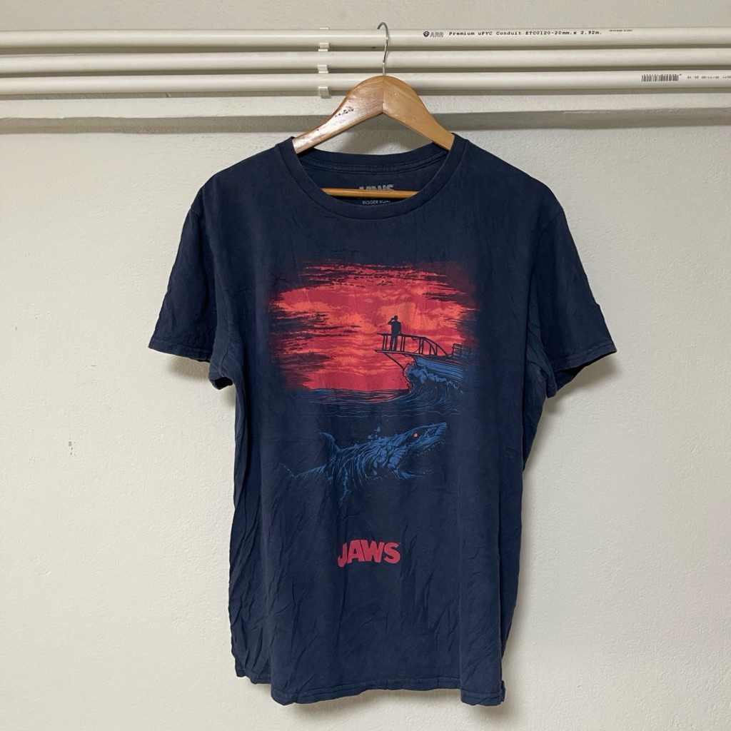 เสื้อมือสอง JAWS - Shark Deep Sea ลายเส้นสวย แบบนี้ไม่ค่อยพบเจอ