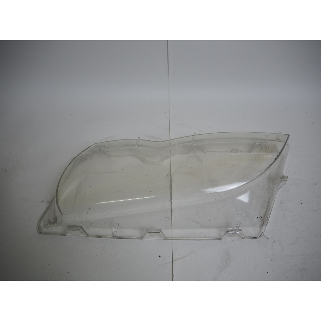 ฝาครอบไฟหน้าซ้าย BMW E46 มือ2