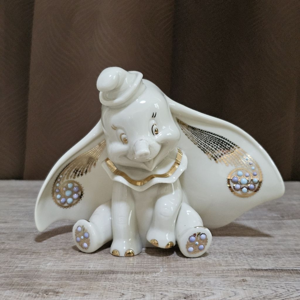 Vintage LENOX Disney Showcase Collection Dumbo 24 gold Trim Porcelain and gemstone