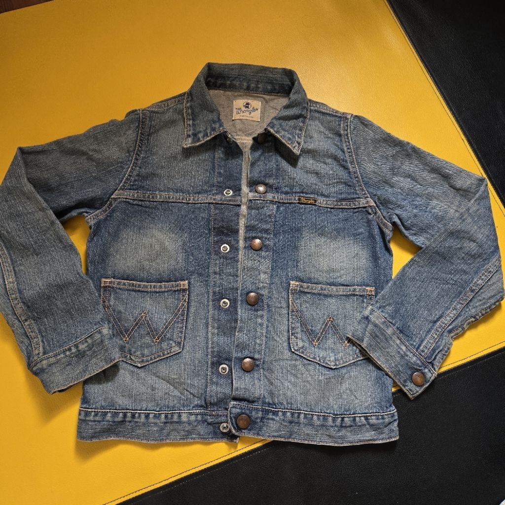 เสื้อคลุมยีนส์ Wrangler