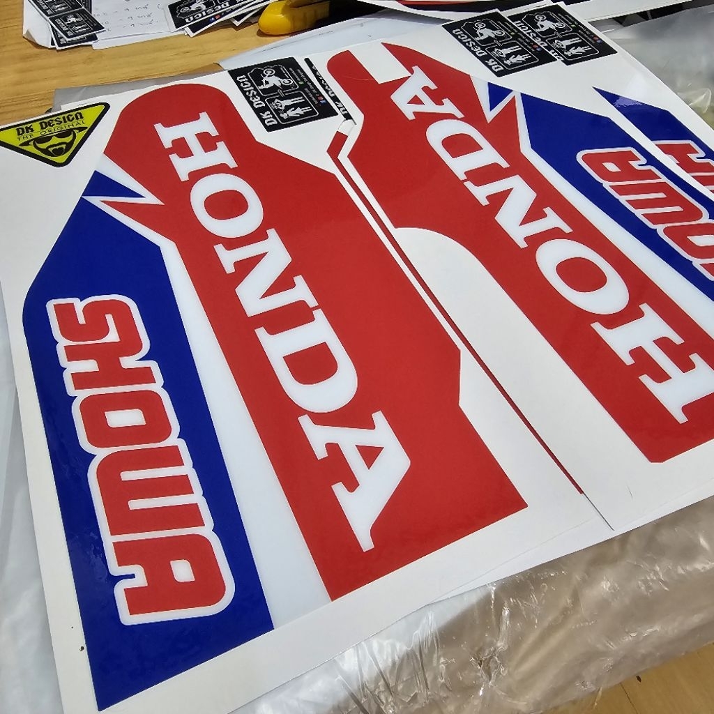สติ๊กเกอร์การ์ดโช๊คCRF250L/300L/RALLY เคลือบ PVC หนาพิเศษ 475 ไมคอล - รูปที่ 3