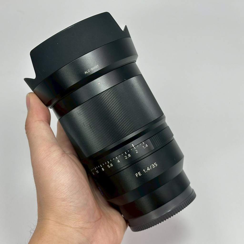 Sony Distagon T FE 35mm f/1.4 ZA Lens