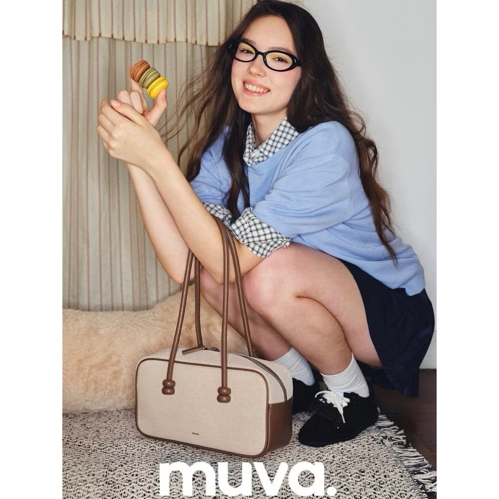 MUVA | muva boston shoulder bag สี Walnut canvas