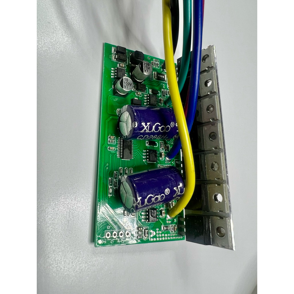 วงจรปั๊มน้ำ บอร์ดปั๊มน้ำ มอเตอร์บัสเลส Dc 24v. 400-1000w. ต่อตรงแผงโซล่าเซลล์ มีไฟติดการทำงาน