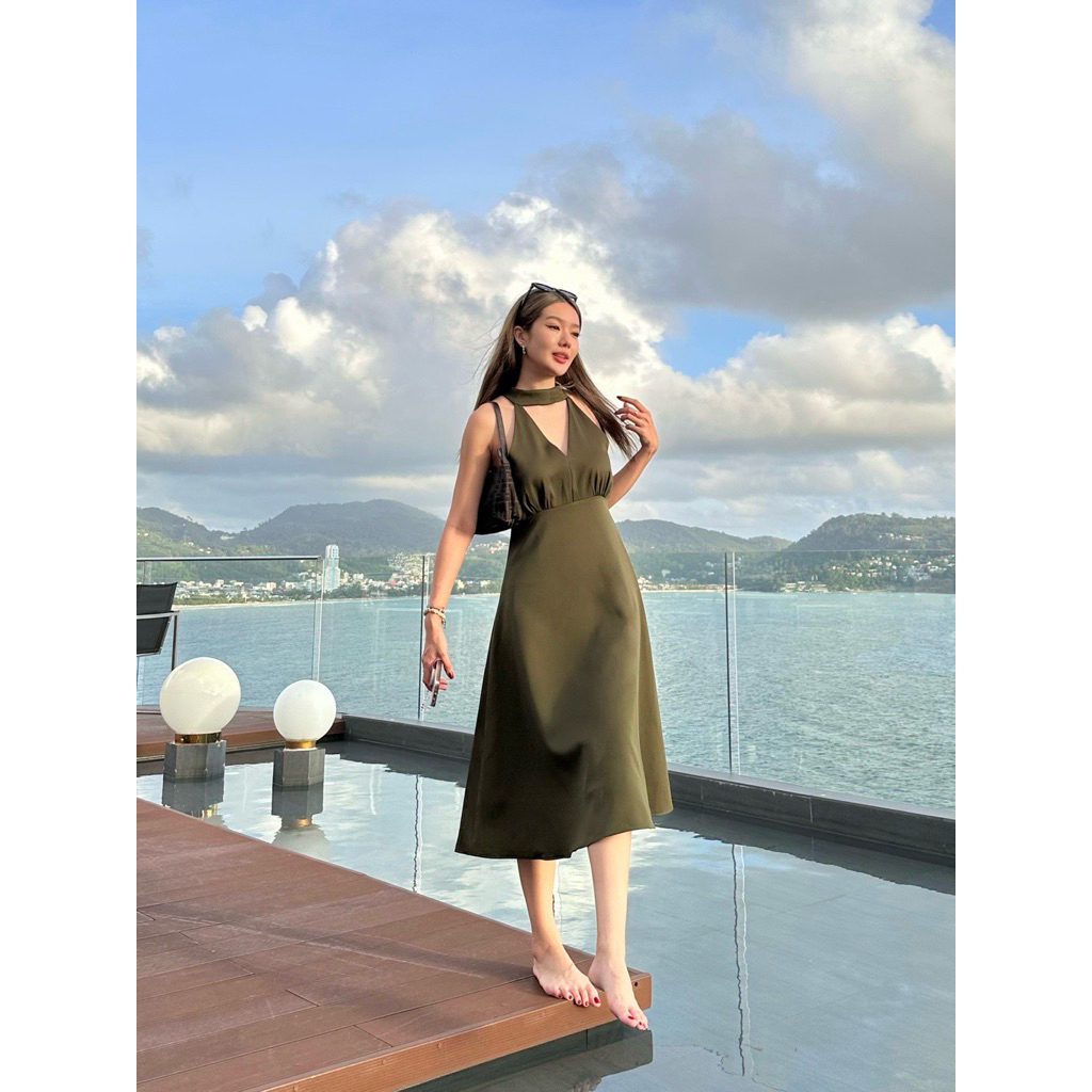 BROWN.BKK - MIKI DRESS บอกได้คำเดียวเลยว่าน้องคนนี้เกิดมาเพื่อเป็นดาว สวยแบบสลบไปเลย