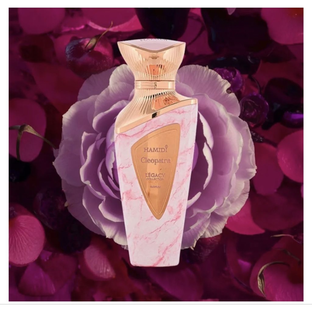 น้ำหอมในภาพคือ Hamidi Cleopatra Legacy Collection Parfum ซึ่งเป็นน้ำหอมสำหรับผู้หญิง