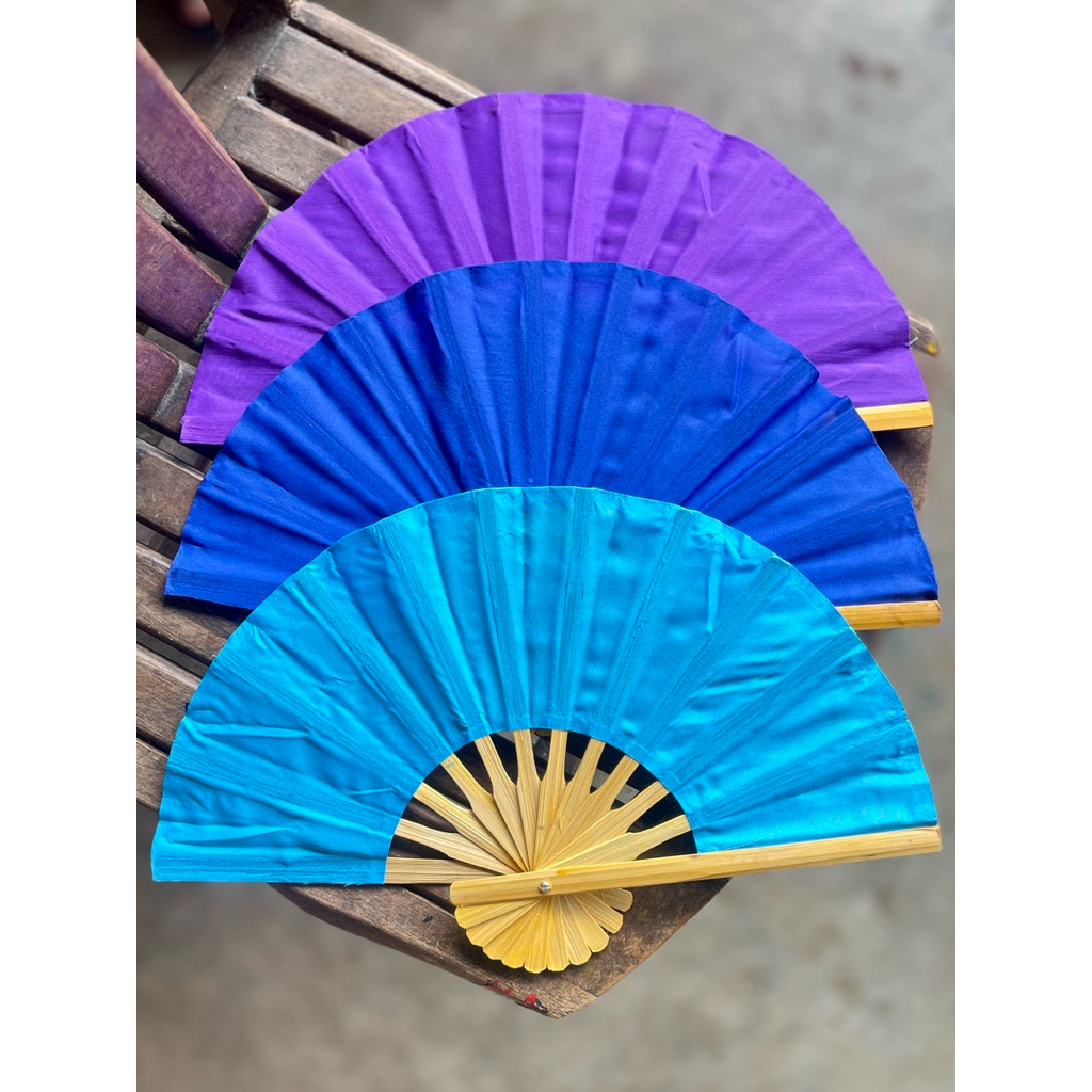 พัดไม้ไผ่ ลายไทย ลายช้าง ผ้าแพรสีล้วน ขนาดรัศมี 10“ สูง 26 ซม. กว้าง 52 ซม. - รูปที่ 6