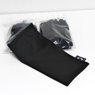 ถุงผ้าไมโครไฟเบอร์ Oakley แท้ สีดำ ใส่แว่นได้ เช็ดเลนส์ได้
