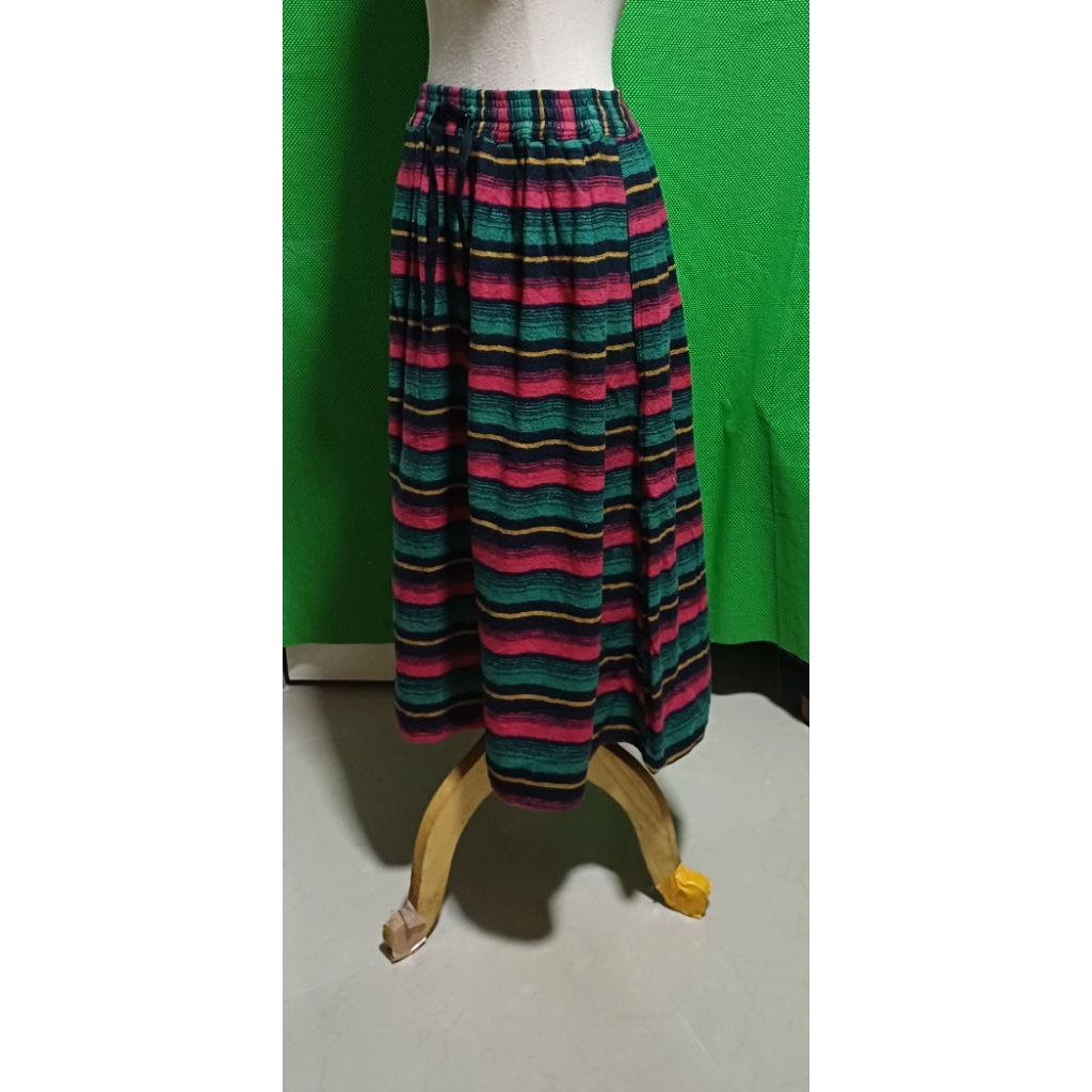 กระโปรงผ้าสำลีเอวปรับได้มีเชือกผูก เอวยืดเอว 27 ถึง 34 สะโพก 58 ยาว 31 งานมือสอง j49