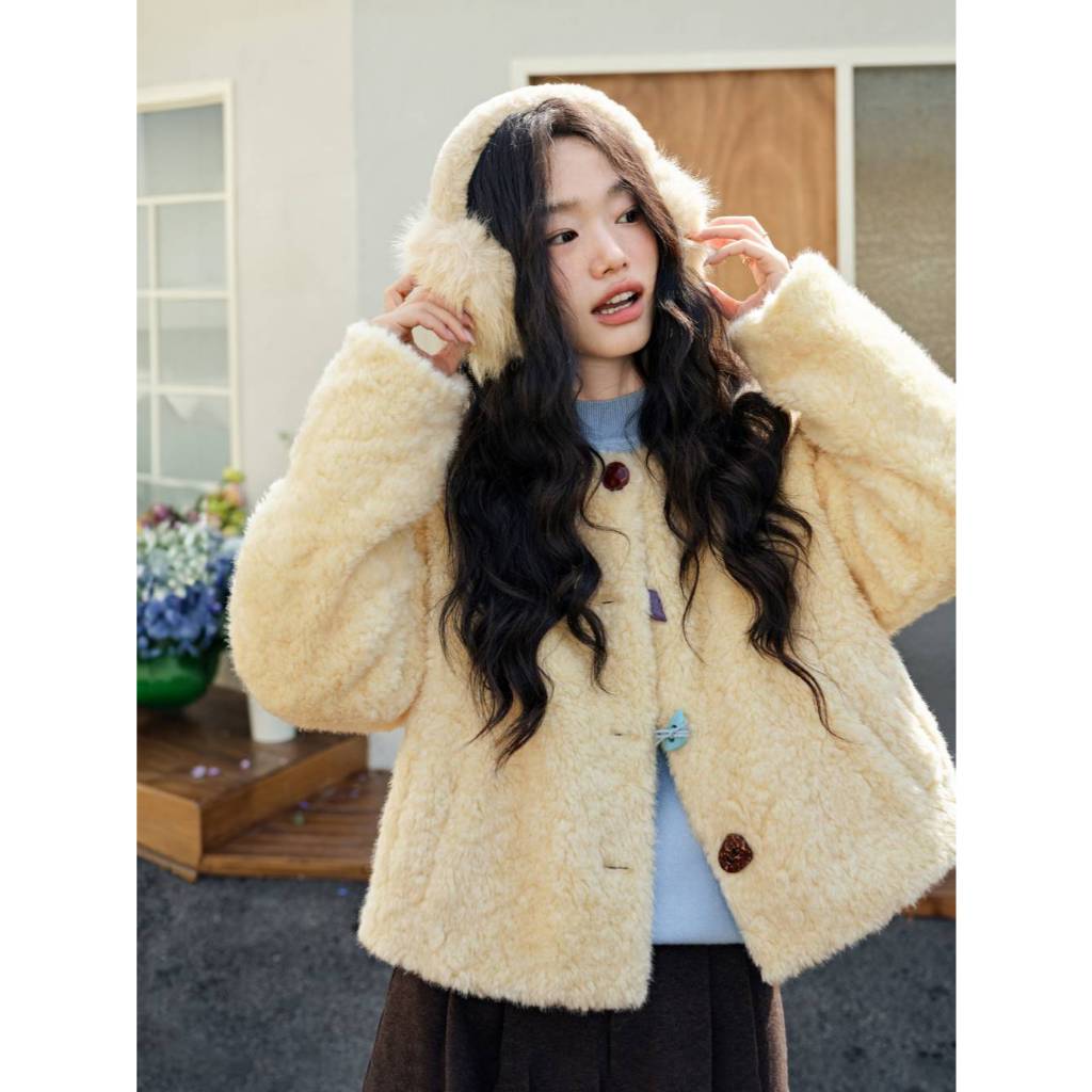 [พร้อมส่ง] KUOSE : Fuzzy Scarf and Jacket
