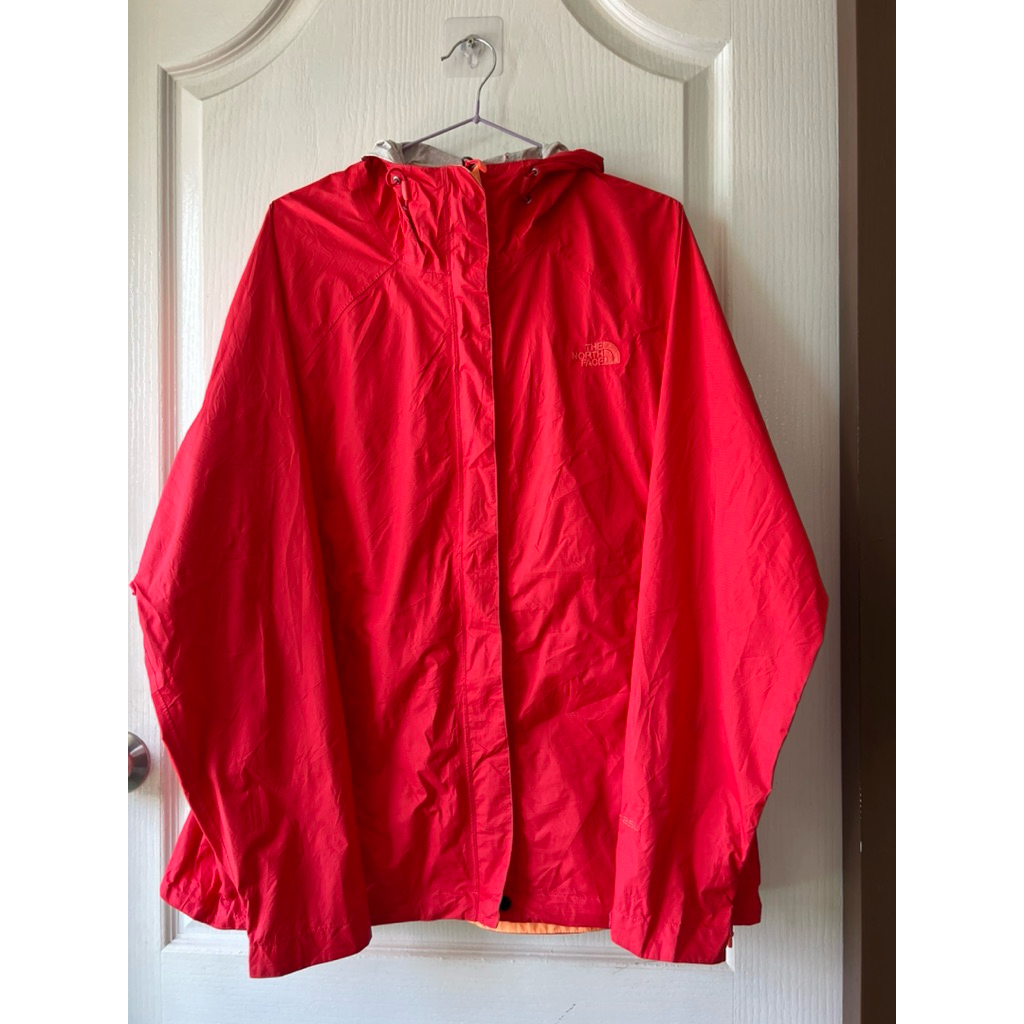 เสื้อกันหนาว the north face แท้!! มือสอง hy vent 2.5L อก 46 ยาว 27  ตำหนิคอลอก  กันลมและกันละอองน้ำไ