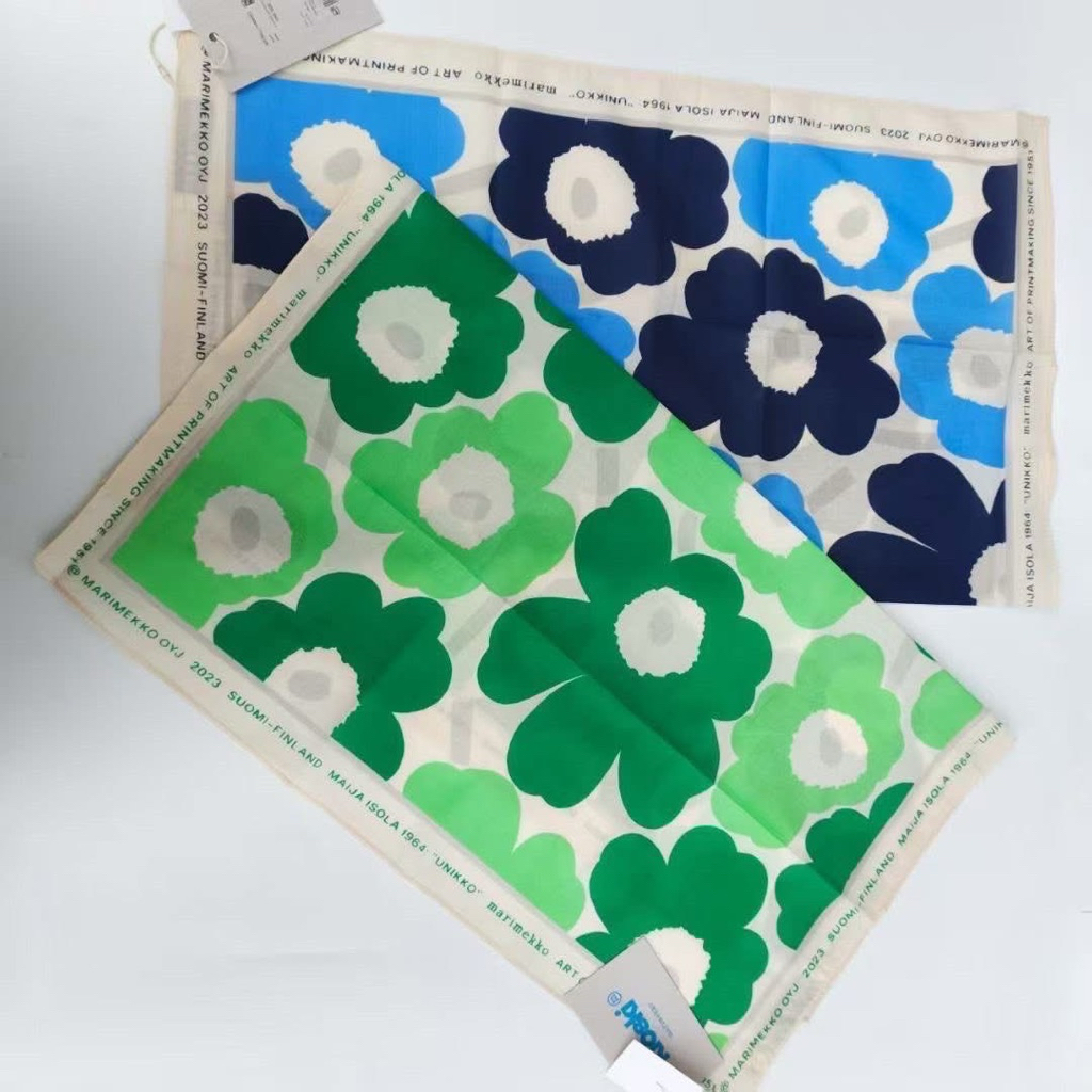 ผ้าเช็ดหน้า พันคอ พูกกระเป๋า Mar-im-ek-ko kiosk scarves 🧣มาพร้อม ซอง + ป้าย Tag 🏷️ มี 2 สี เขียว / ฟ