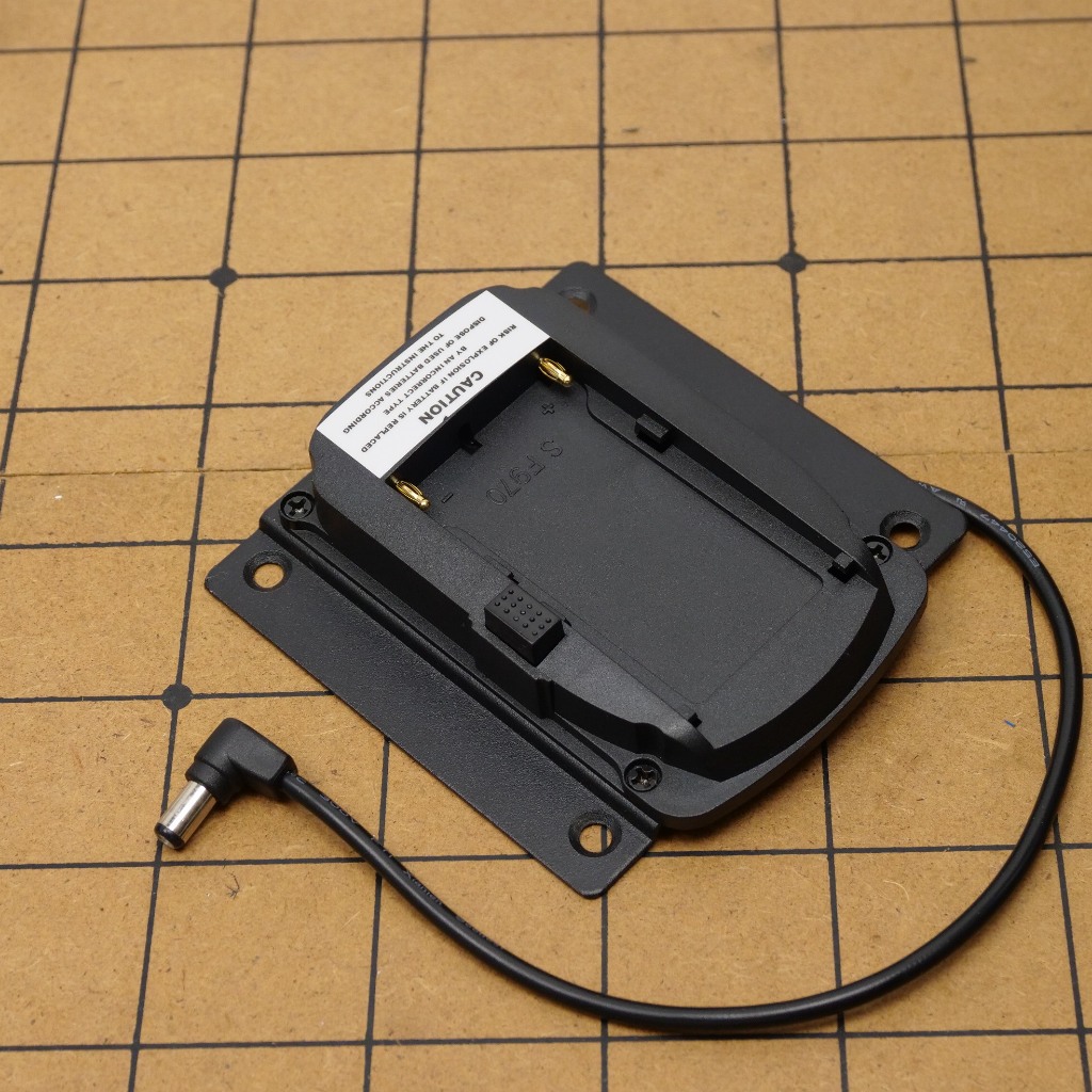NP F Battery plate output DC ตัวผู้ 7.4-8.4V สต๊อกไทย พร้อมส่ง ส่งไวมากครับ BY06-1