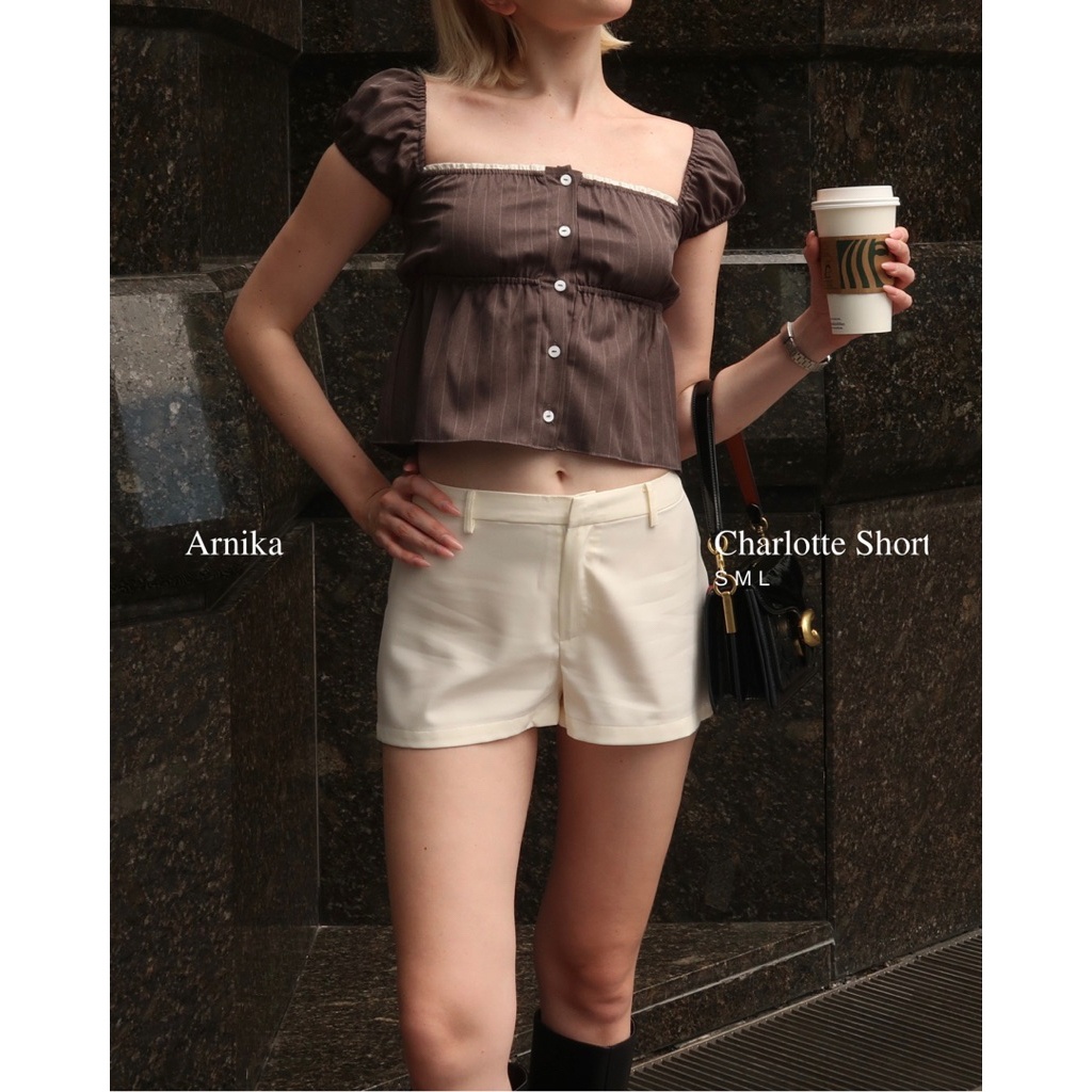 ARNIKA | กางเกงขาสั้น รุ่น Charlotte short ขาสั้นทรงเบสิค เรียบแต่เท่