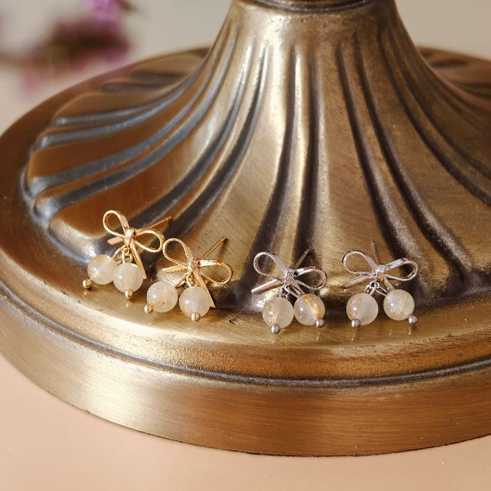 Vachana - Bow Double Gold Rutilated Quartz Earrings (ต่างหูโบว์หินไหมทองแท้)
