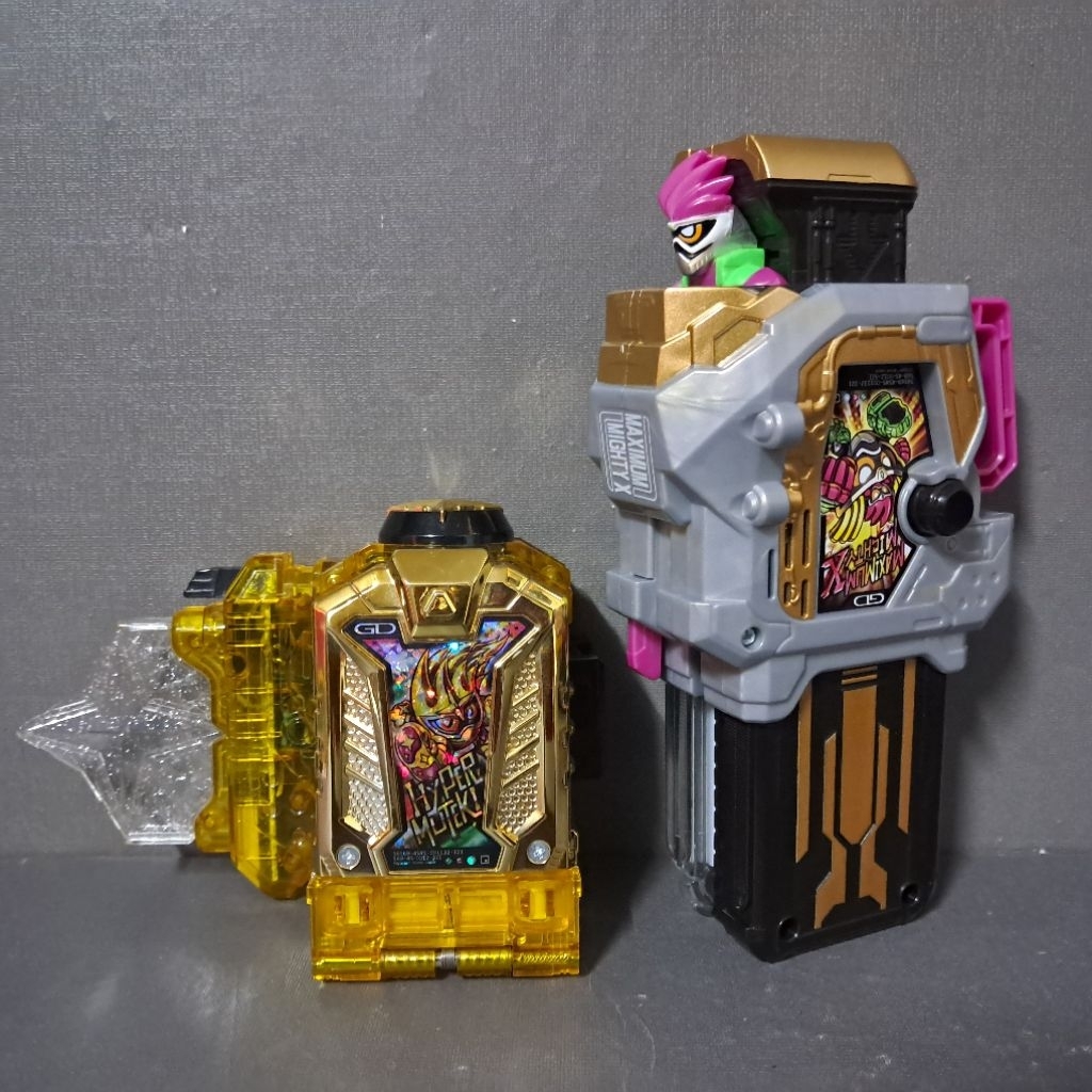Dx Hyper Muteki Gashat & Dx Maximum Mighty X Gashat กาแชท ไฮเปอร์มุเทคิ&แม็กซิมั่ม มาสไรเดอร์เอ็กเซด