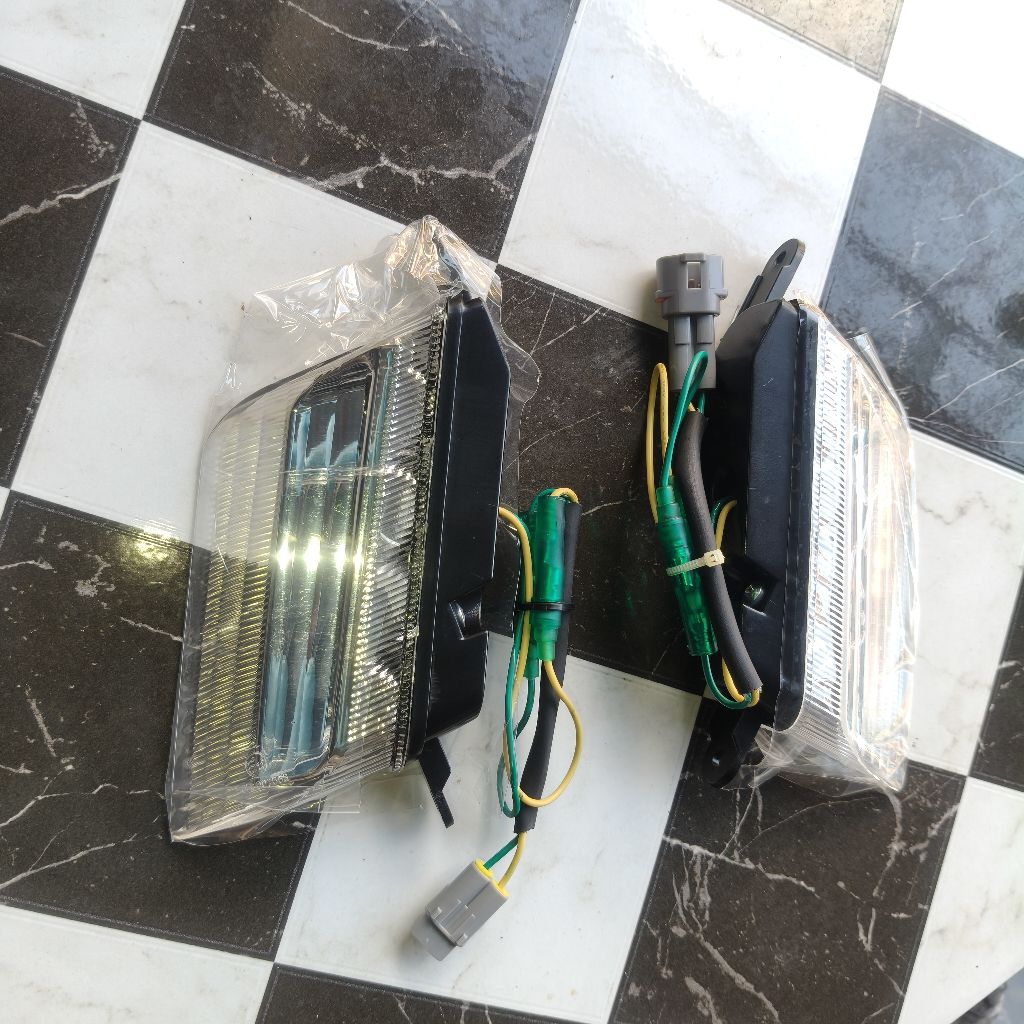 ไฟเลี้ยวหลังแท้ใหม่ Scomadi TT125i / TT200i ราคาต่อคู่ - รูปที่ 2