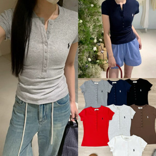 เสื้อยืดแต่งกระดุม งานปักม้า ทรงเข้ารูป