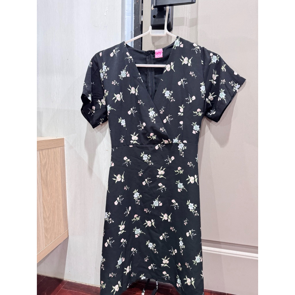 Floral Dress in Black - ชุดเดรสทำงานสำหรับผู้หญิง