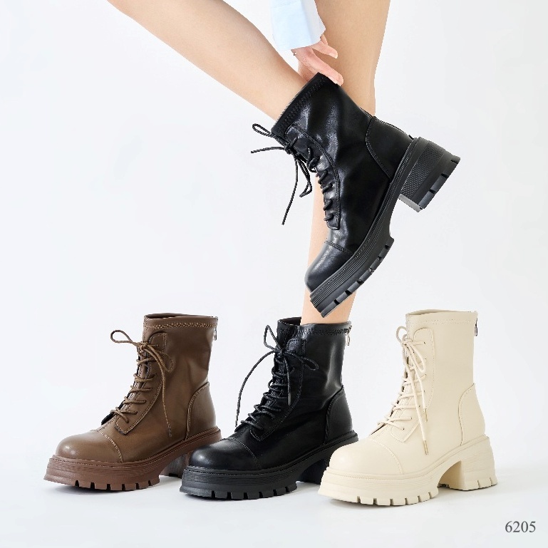 Mellowco รองเท้าบูทหุ้มข้อ ผูกเชือก หนัง PU รุ่น Vanda 6205