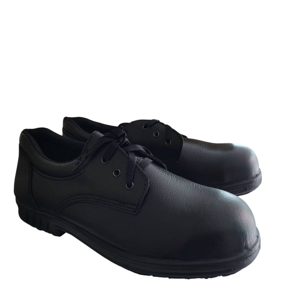 Pangolin 
รองเท้าหนังนิรภัย 

สีดำ

มือ 1 ไม่ผ่านการใช้งาน

Size 10 Uk / 44 cm.