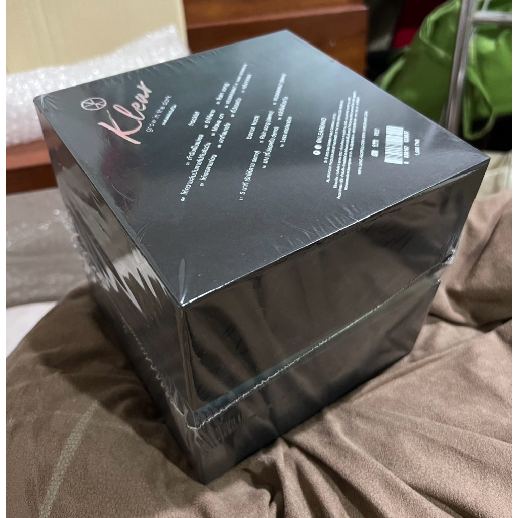 แผ่น CD ซีดีเพลง Klear - Glow in The Dark, เคลียร์ เราเติบโตได้แม้ในที่มืด (ใหม่/ซีล)