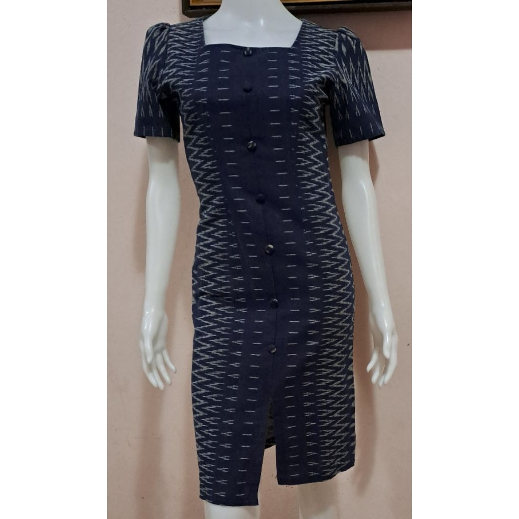 ชุดเดรสผ้าฝ้ายพิมพ์ลาย มือสอง สีน้ำเงิน งานป้าย RADA THAI FASHION ซิปหลัง ผ่าหน้า ไม่มีซับ อก 34 เอว