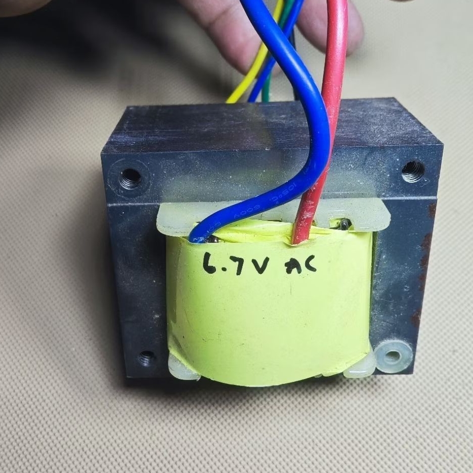 ( มือ 2) หม้อแปลงชนิด transformers หม้อแปลง UPS 320 วัตต์input 220 โวลท์ output 6.7 -32.2 V AC