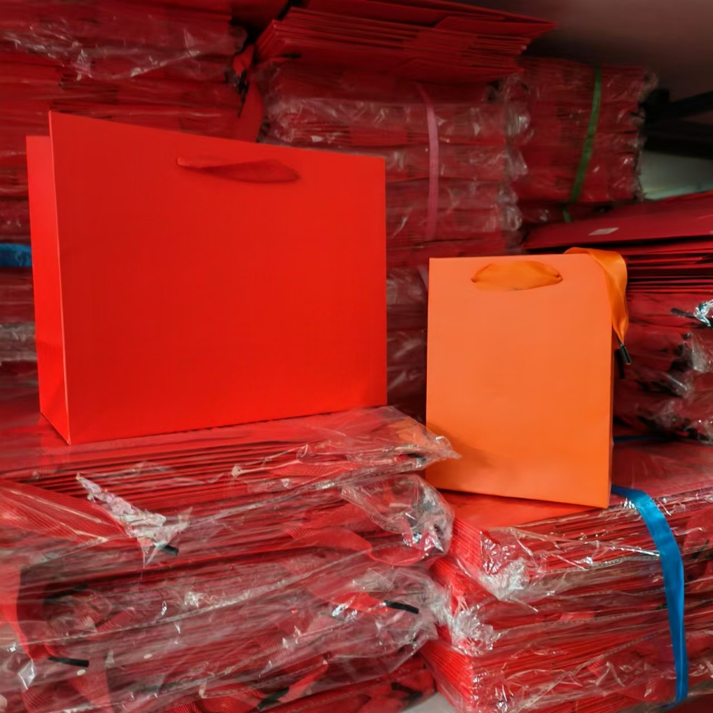 🌟ถุงกระดาษ สีแดง เคลือบเงา ถุงกระดาษใส่ของรับไหว้ ใส่ของขวัญ ของชำร่วย กระดาษหนาหูหิ้วทนทาน พร้อมส่ง