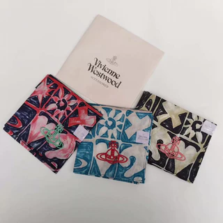 [พร้อมส่ง🇹🇭] ผ้าเช็ดหน้า Vivienne Westwood ถ่ายจากสินค้าจริง (ไม่ใช่งานพรีญี่ปุ่นนะคะ)
