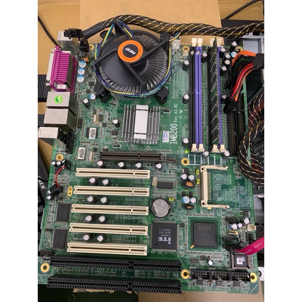 เมนบอร์ด Axiomtek IMB200