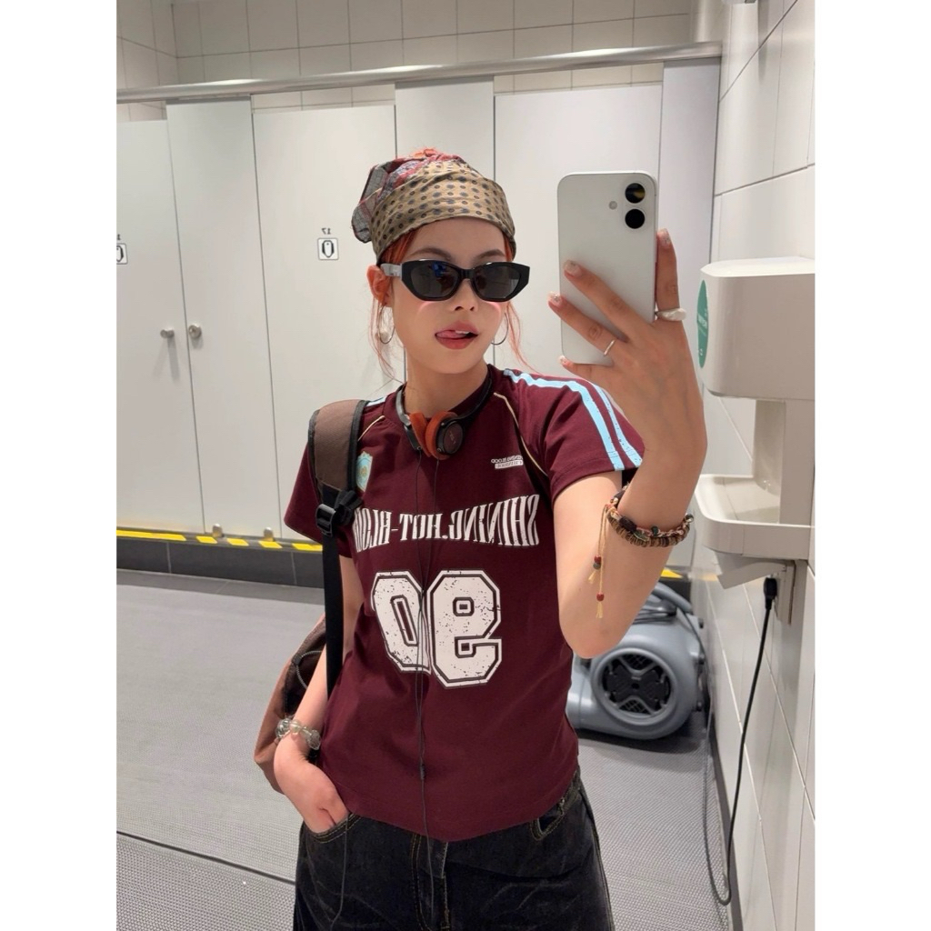 ส่งต่อ เสื้อ WG.WE แนวสปอร์ท (มือ2)