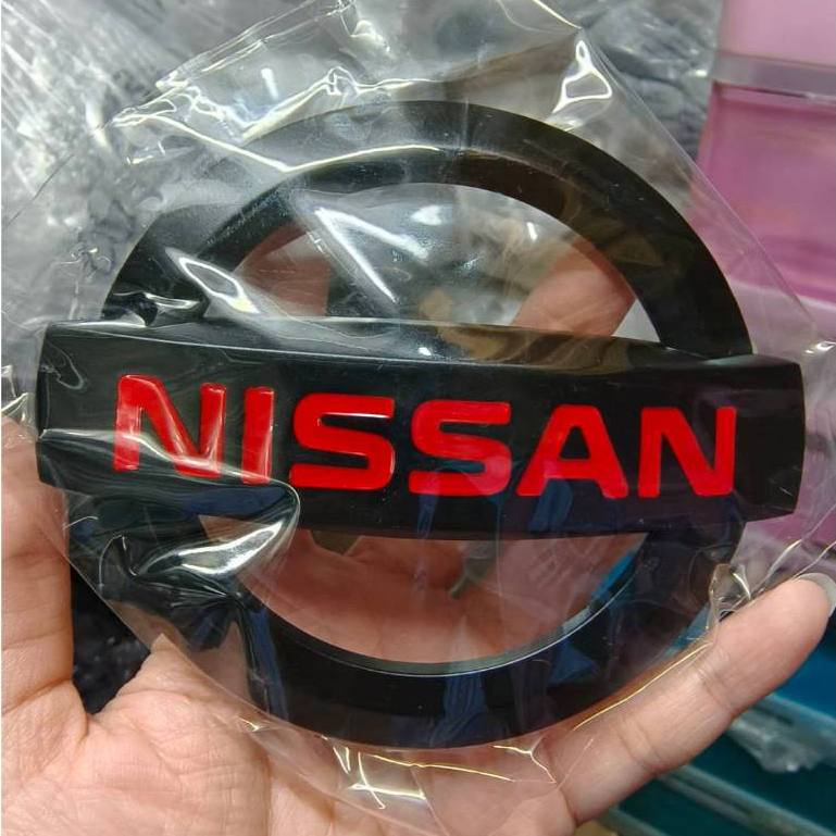 โลโก้ NISAN นิสสัน ดำตัวหนังสือแดง นิสสัน มี 2 ขนาด 12.5 cm. / 16.5 cm.