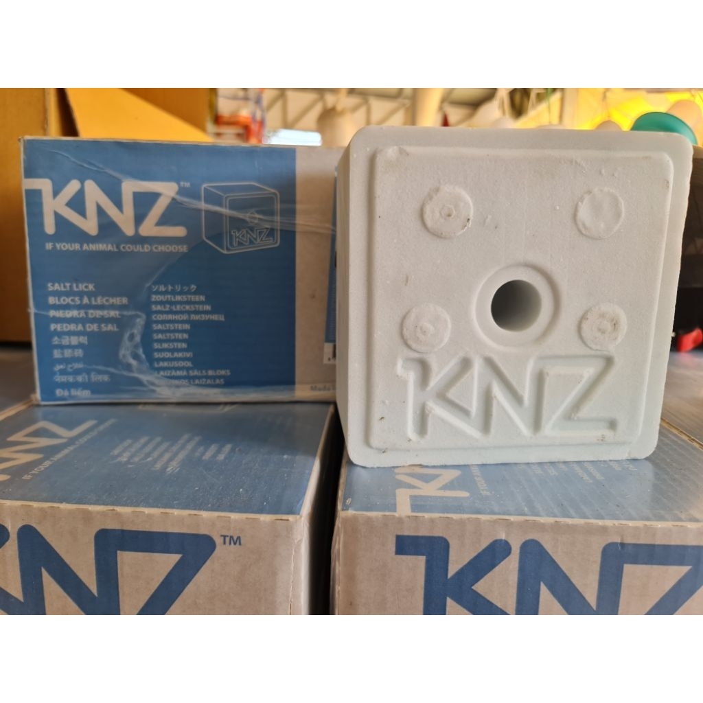 เกลือแร่ KNZ เคเอ็นแซดขนาด 5 กก. สำหรับวัว บำรุงระบบสืบพันธุ์ พ่อแม่พันธุ์