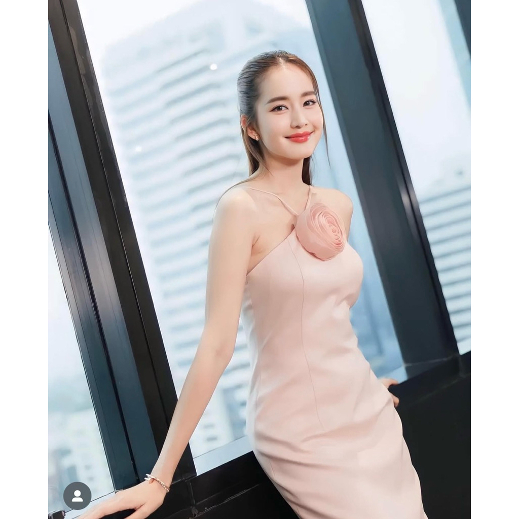 ส่งต่อเดรสออกงาน เดรส Nichp size M มือสอง ช้อป 4,590 งดต่อราคานะคะ งานจริงกับสัดส่วนอยู่รูปท้ายๆค่ะ