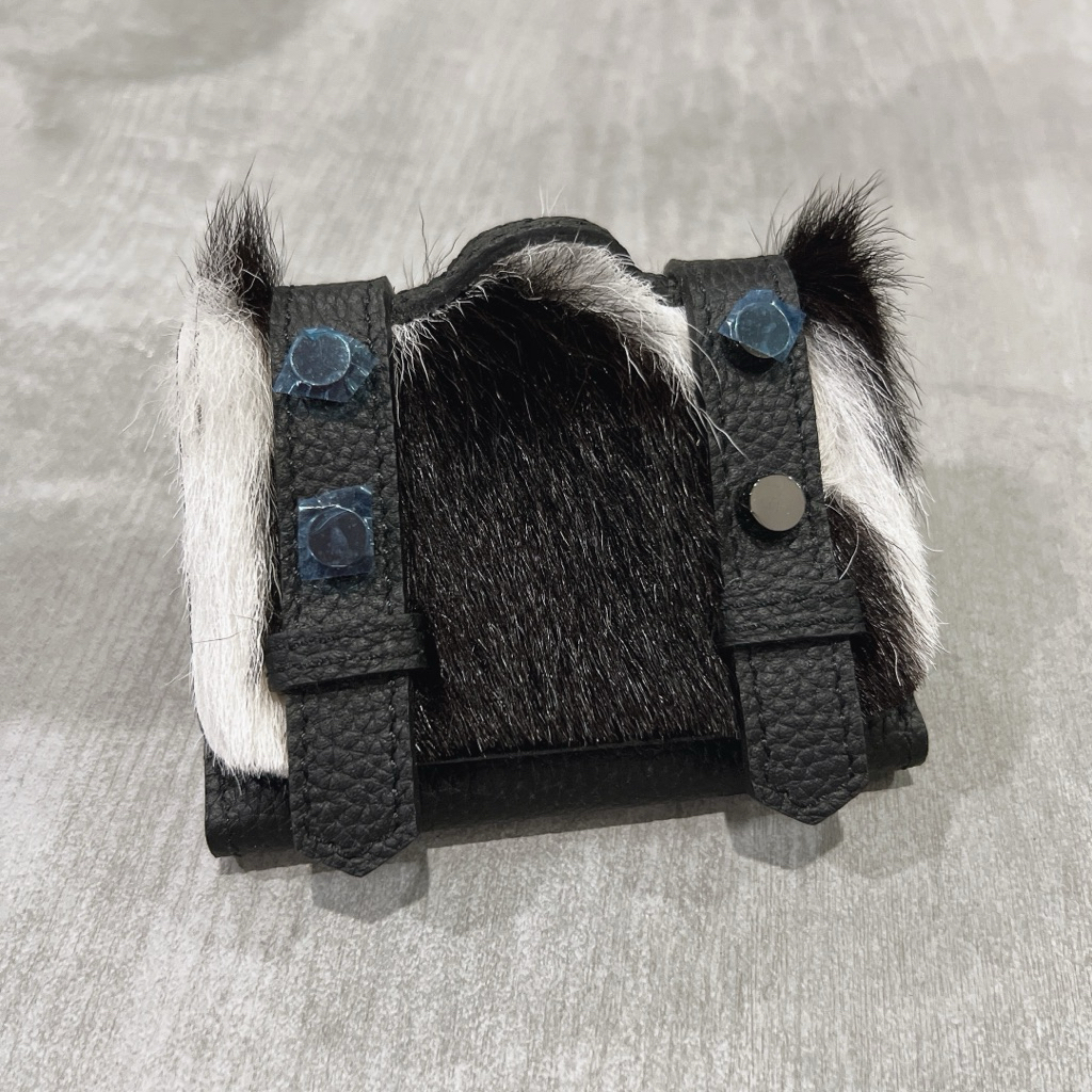 อะไหล่ลมดำ Narmi Fluffy Cute Card Wallet กระเป๋าใส่บัตร หนังแท้ ขนวัวขาวดำ หนังดำ อะไหล่รมดำ