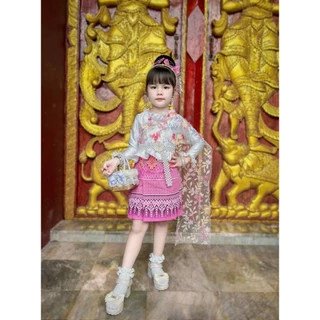ชุดไทยเด็ก แต่ระบายลูกไม้ มีสไบปักดอกไม้ 3D