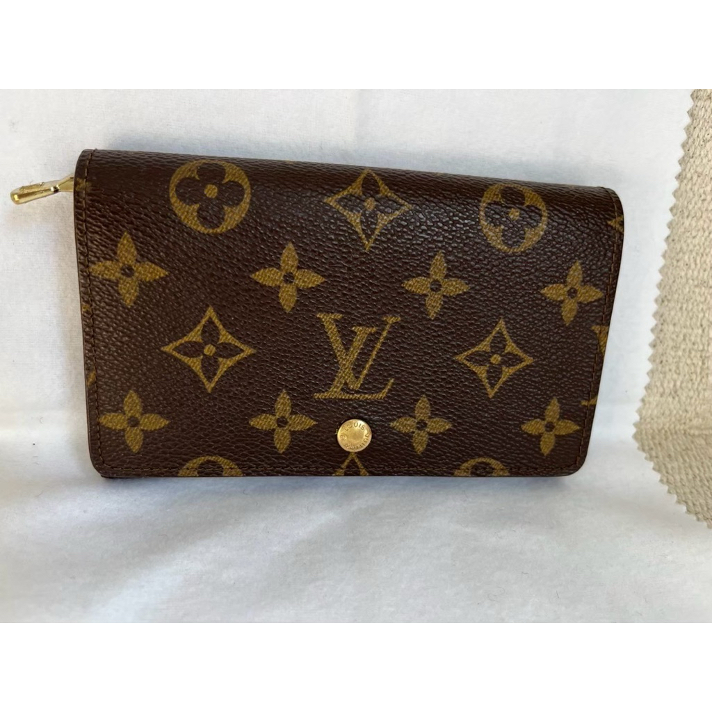 กระเป๋าสตางค์ Louis Vuitton Sarah Wallet