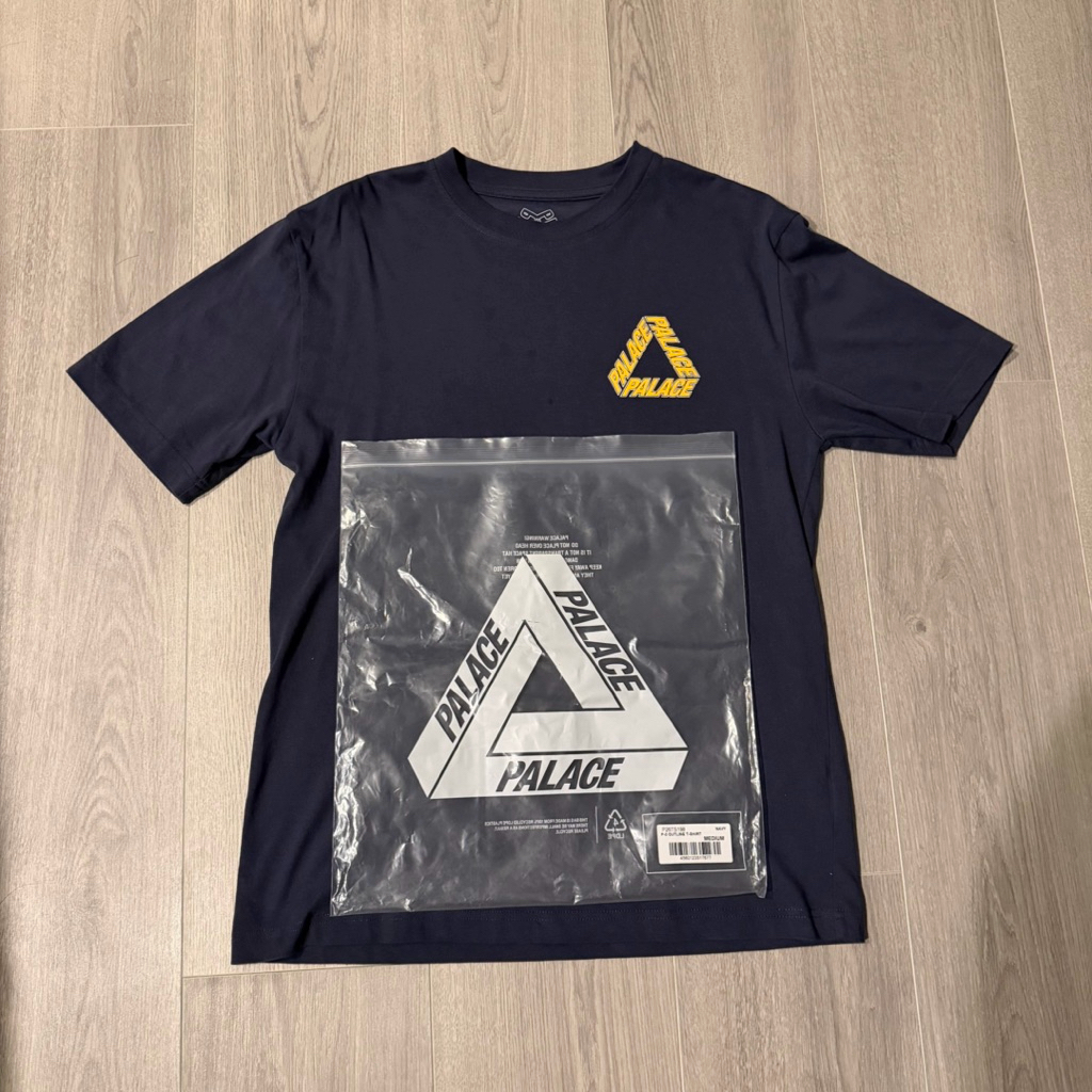 Used like new Palace Skateboards T-Shirt