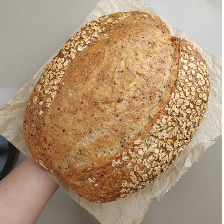 ขนมปังซาวโดว์ควินัวร์และข้าวโอ๊ต Quinoa​ and Oats Sourdough​ Bread​ ขนาด900กรัม