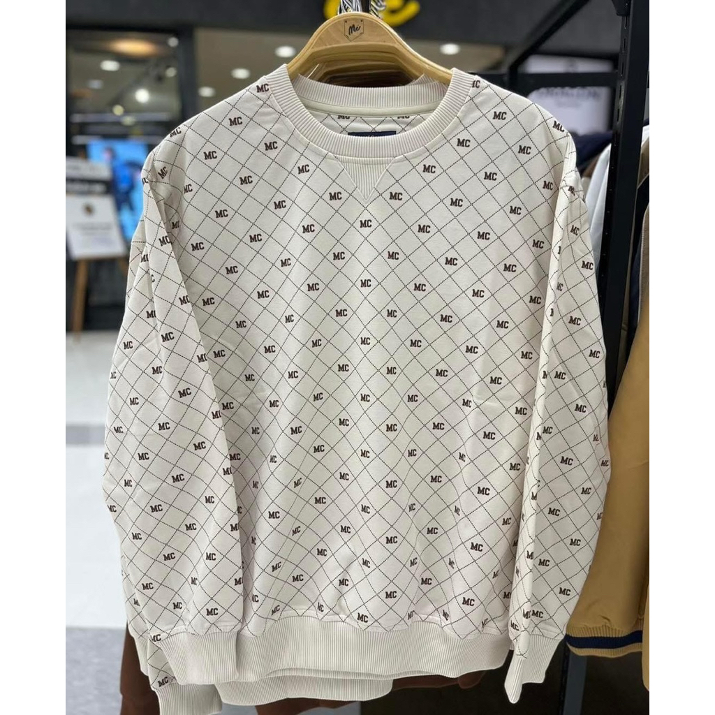 เสื้อสเวตเตอร์ Unisex ทรงเรกูลาร์ (Regular)สีครีมสีกรม