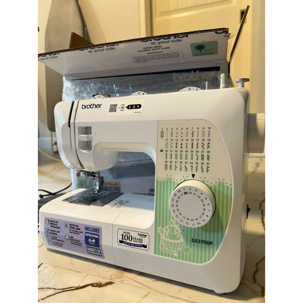 Brother จักรเย็บผ้า GS3700P