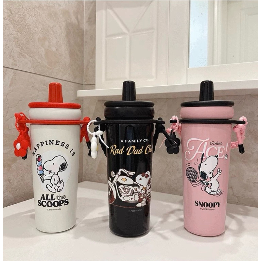 แก้วเก็บความเย็น Snoppy ขนาด 720 ml. ด้านในเป็นเซรามิก ลดกลิ่นชากาแฟได้ดี มีที่ใส่แยกน้ำแข็ง หลอดเด้งในตัว มียางกันลื่น