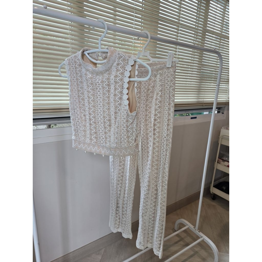 ชุดเซ็ตกางเกง ลูกไม้ Vegas Luxury Size S มือสอง