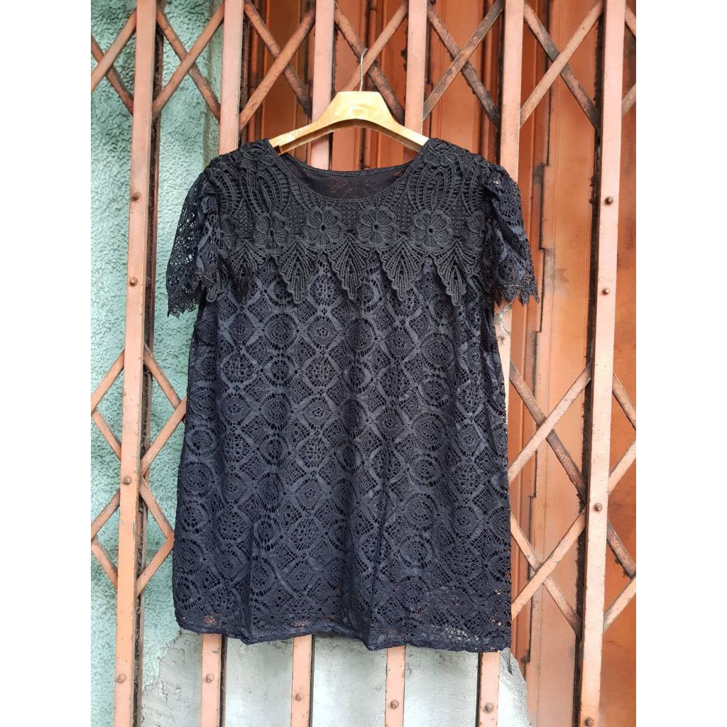 เสื้อผ้าลูกไม้สีดำเนือผ้านิ่ม
