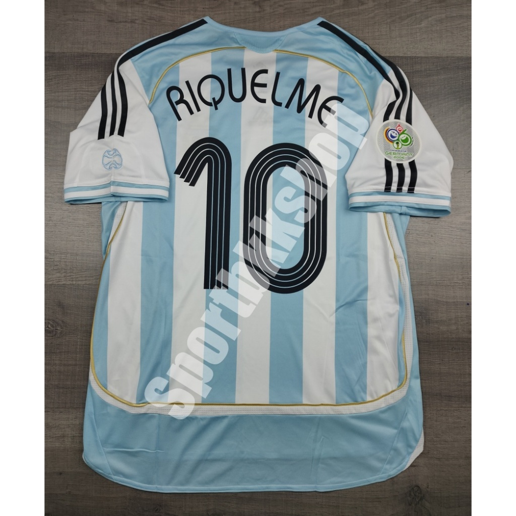 [Retro] - เสื้อฟุตบอล ย้อนยุค อาร์เจนติน่า เหย้า HOME  ปี 2006 พร้อมเบอร์ชื่อ 10 RIQUELME