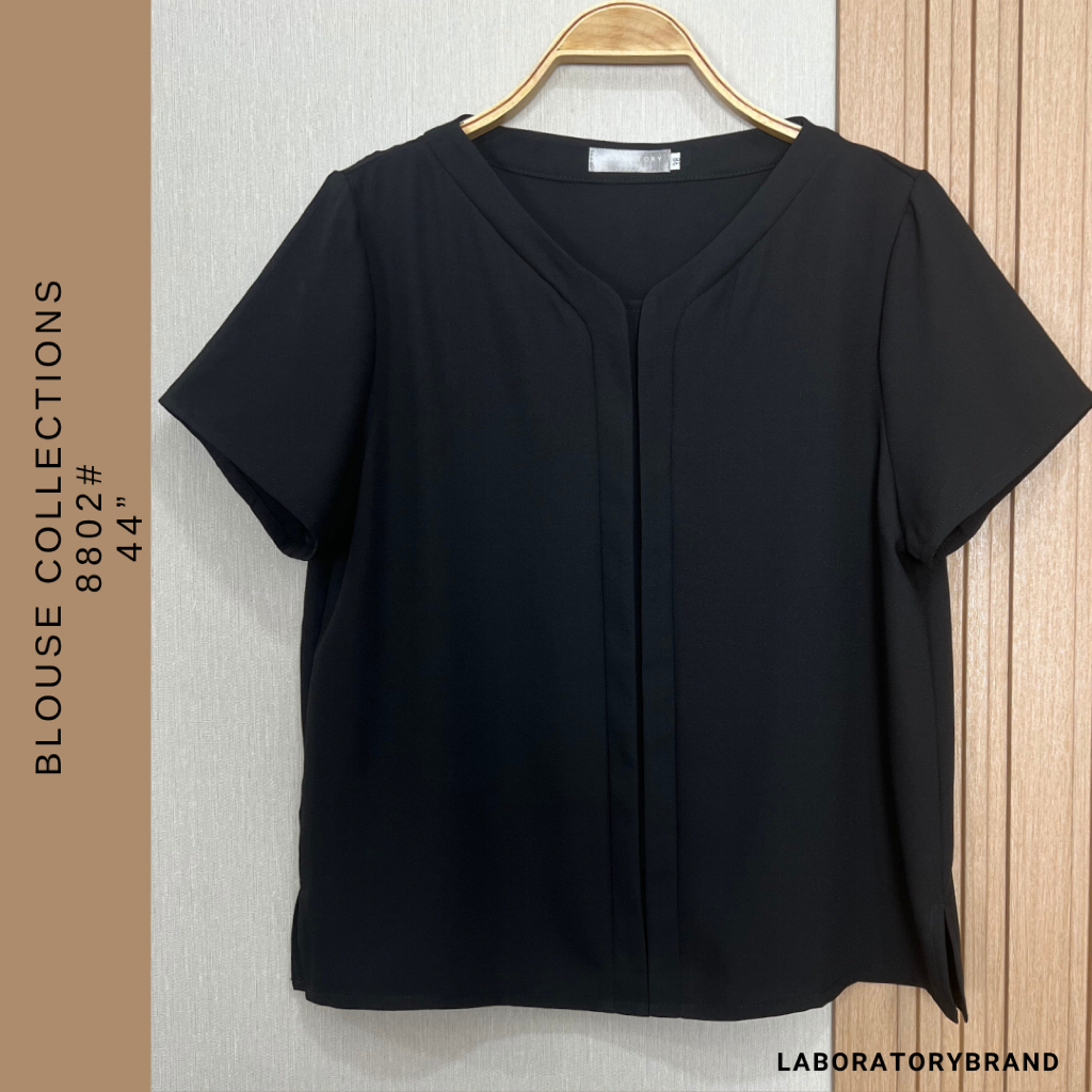 Laboratory 8802-1 ไซส์ 44 เสื้อคอวีป้าน แต่งสาบหน้า