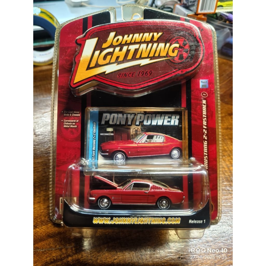 Johnny Lightning Pony Power Ford Mustang