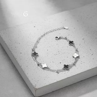 GLAMOR✨สร้อยข้อมือเงินแท้ Duet Charm สร้อยข้อมือแฟชั่น สร้อยข้อมือรูปดอกโคลเวอร์สี่แฉกสีดำและสีขาว