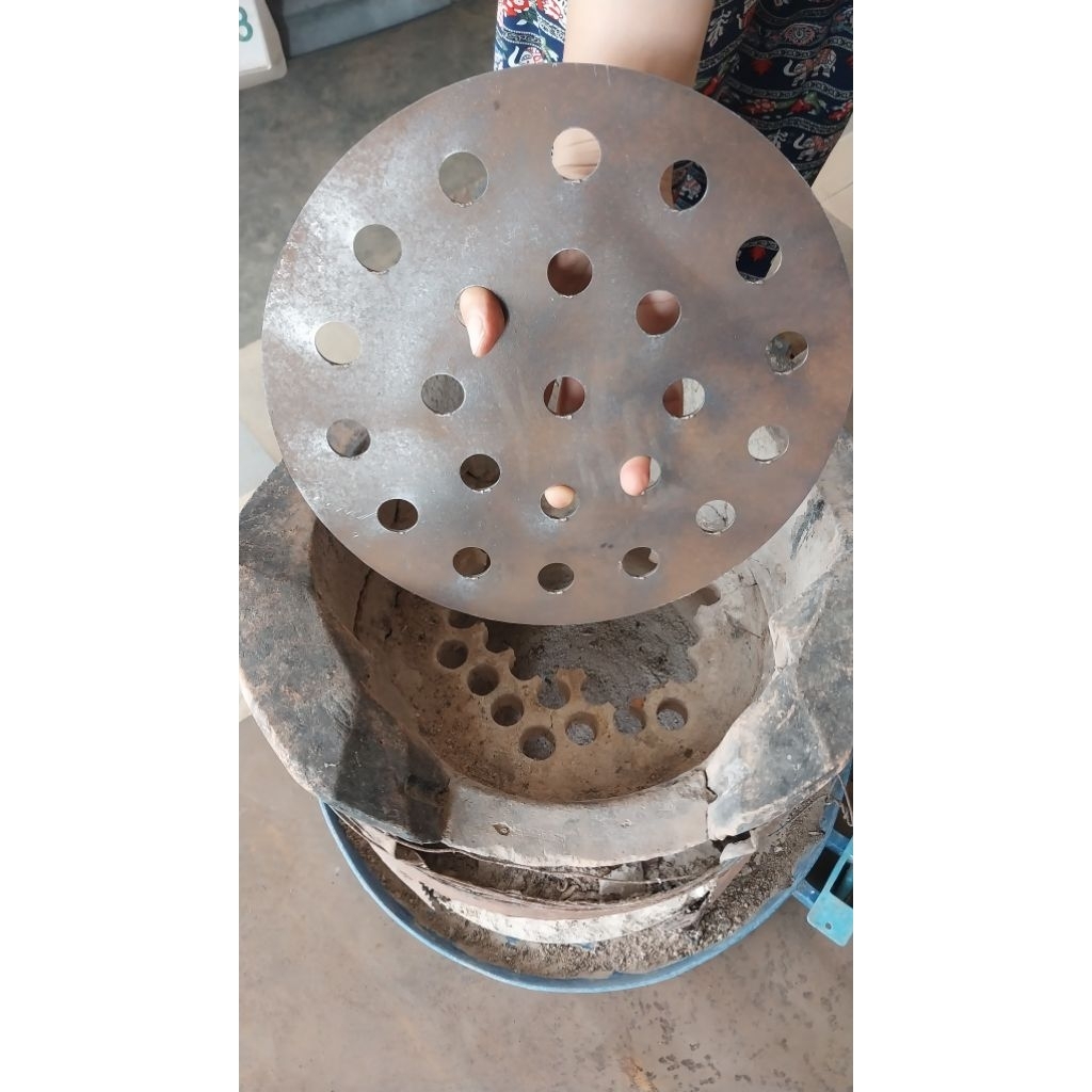 ตะแกรงเตา รังผึ้งเหล็กเตาถ่าน ขนาด 18-30 cm หนา 3 mm *** วัดความกว้างผนังเตาเก่าก่อนซื้อ***